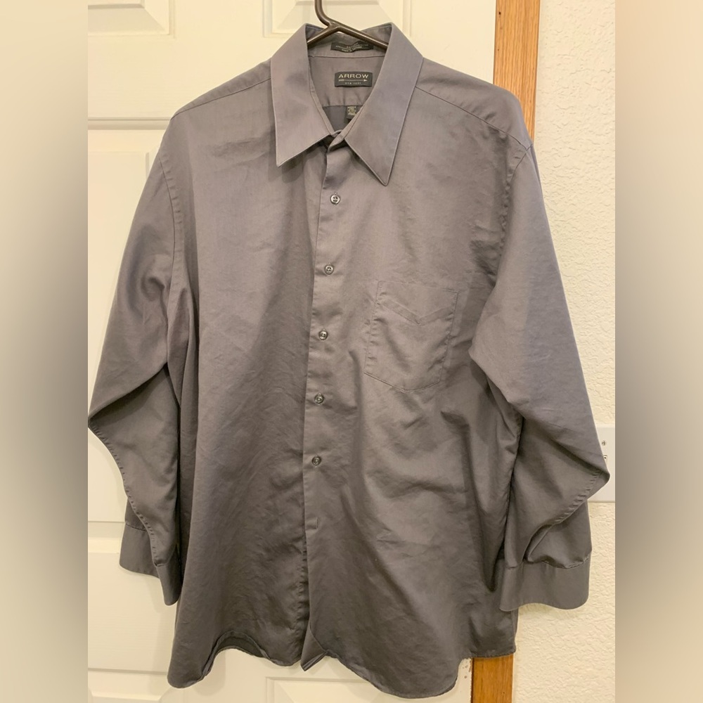 Men’s arrow long sleeved button down shirt gray XL 17-17.5 32/33.